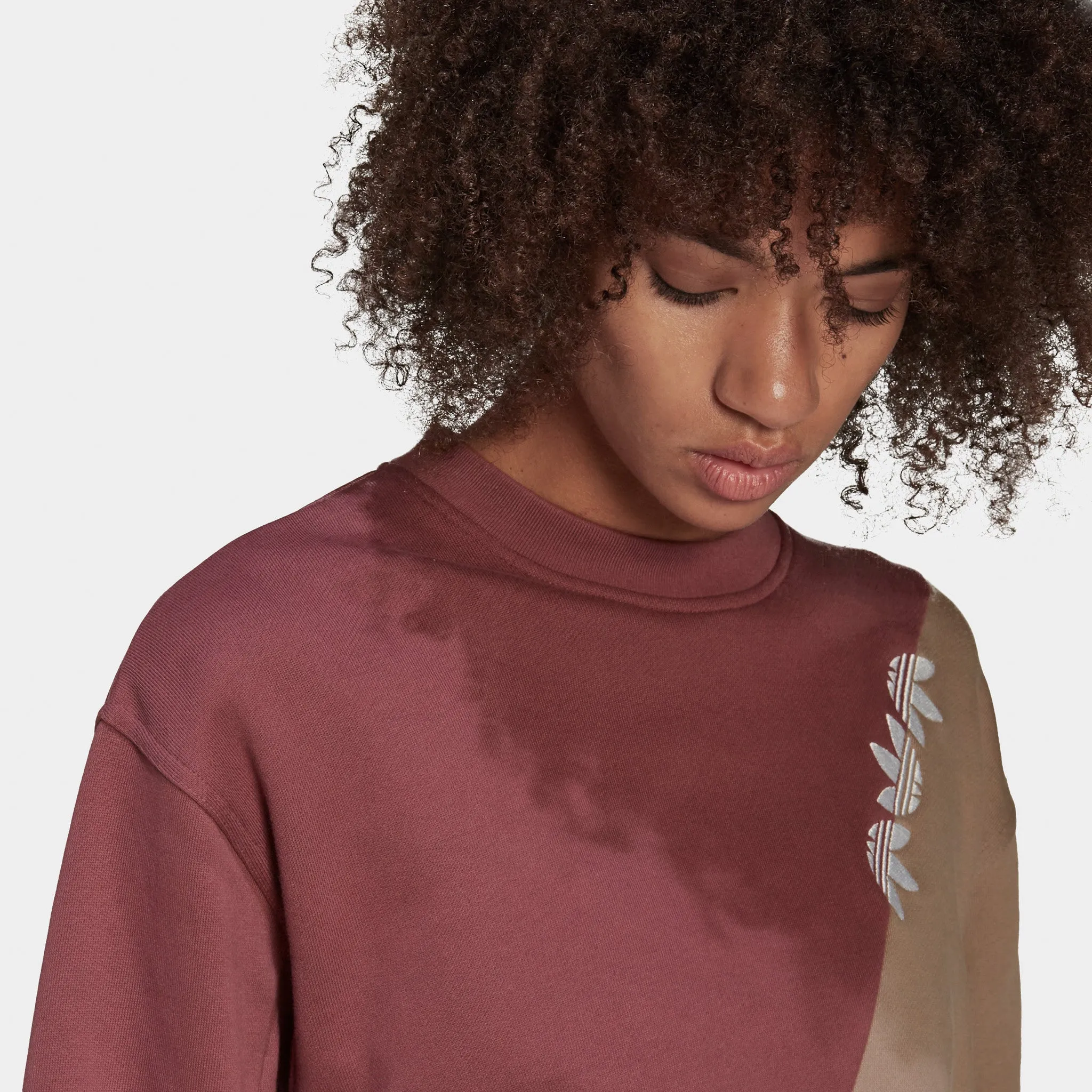 adidas Originals Women's Adicolor Sliced Trefoil Crewneck Sweatshirt Quiet Crimson / Chalky Brown