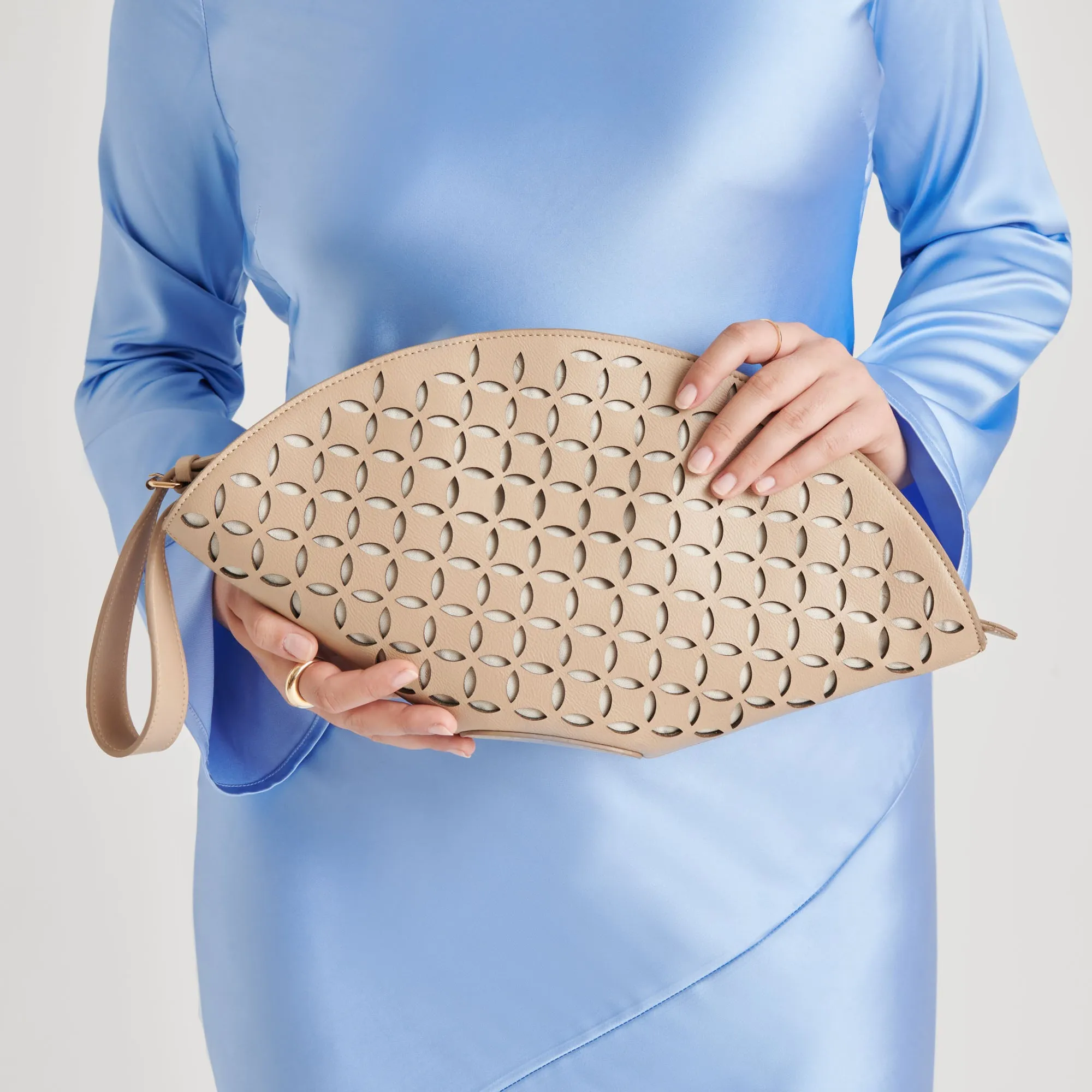 ISOLDE CLUTCH BEIGE STELLA