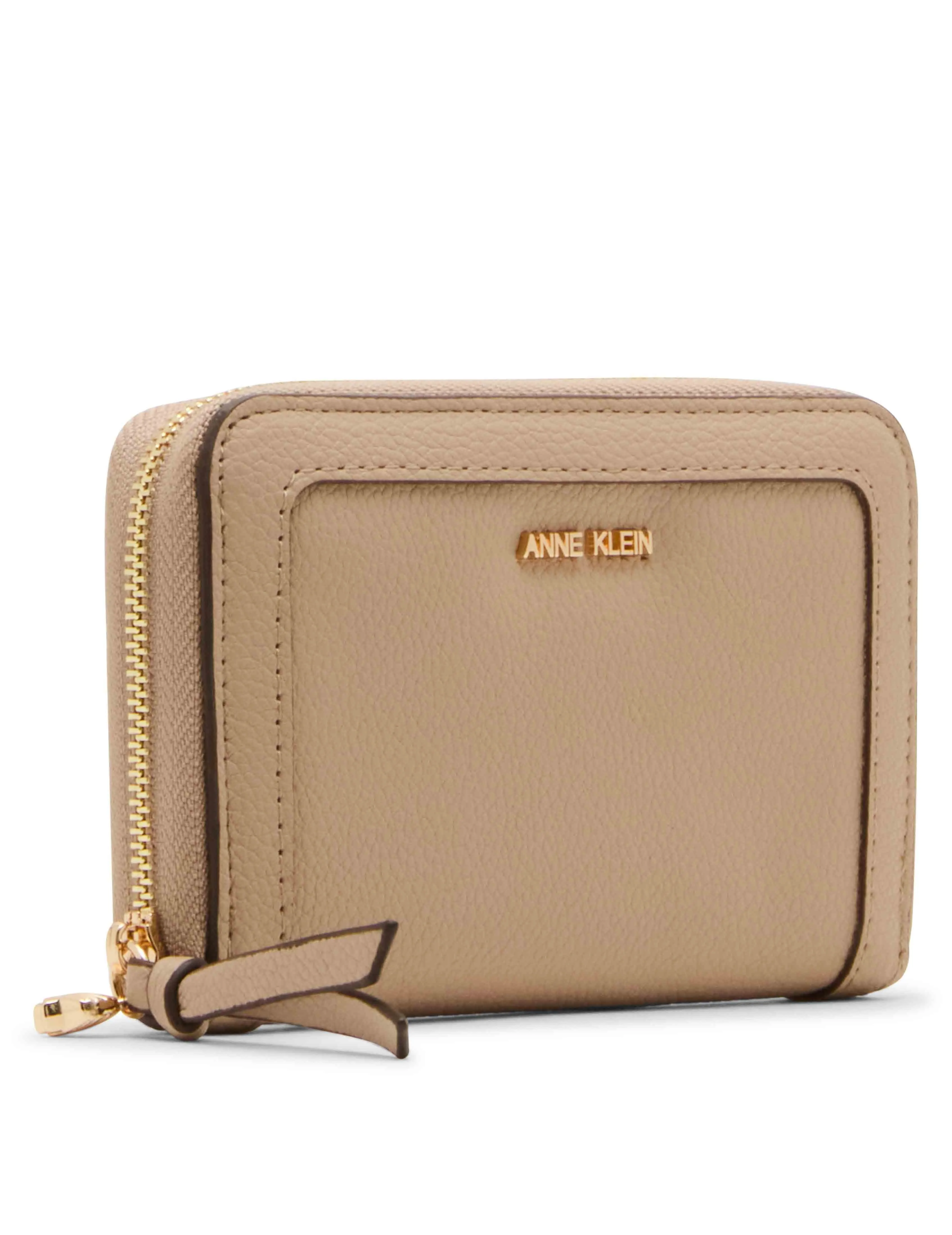 Medium Wallet with Shell Charm