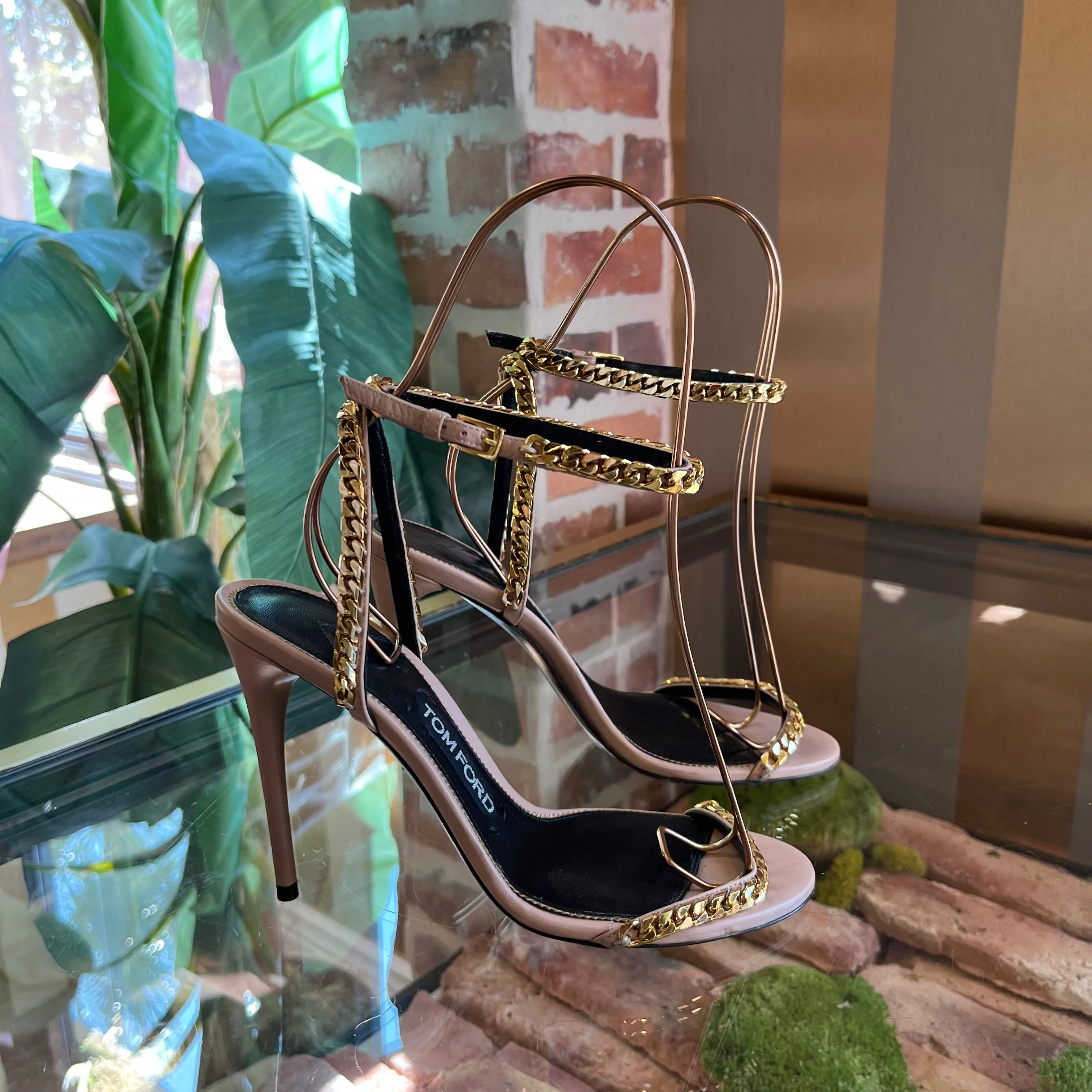 TOM FORD Beige Leather Chain Link Accent Heels SZ 37