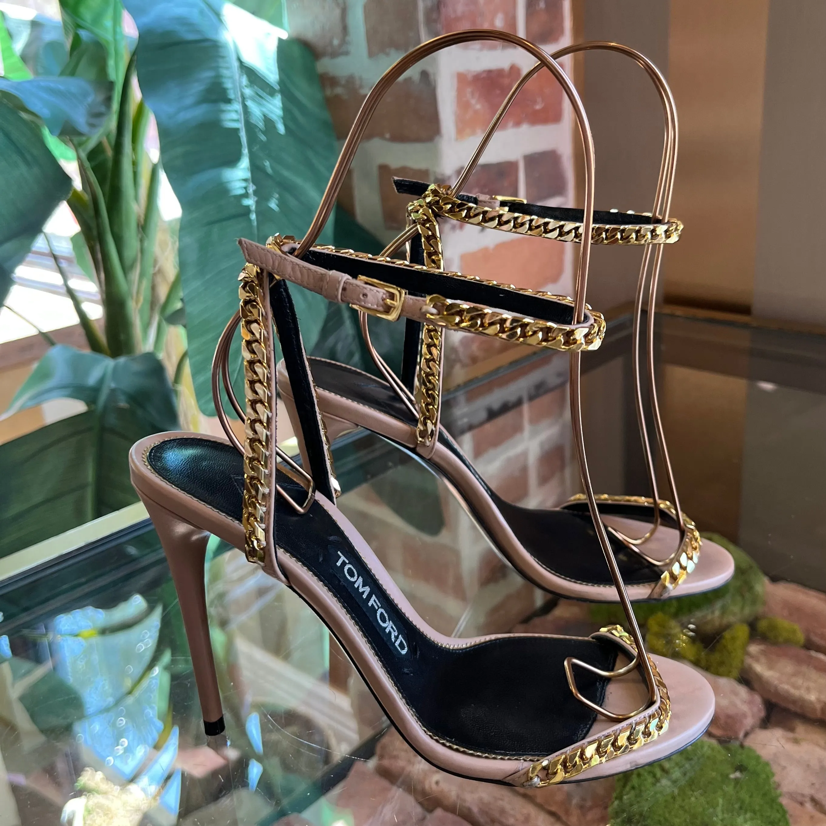 TOM FORD Beige Leather Chain Link Accent Heels SZ 37