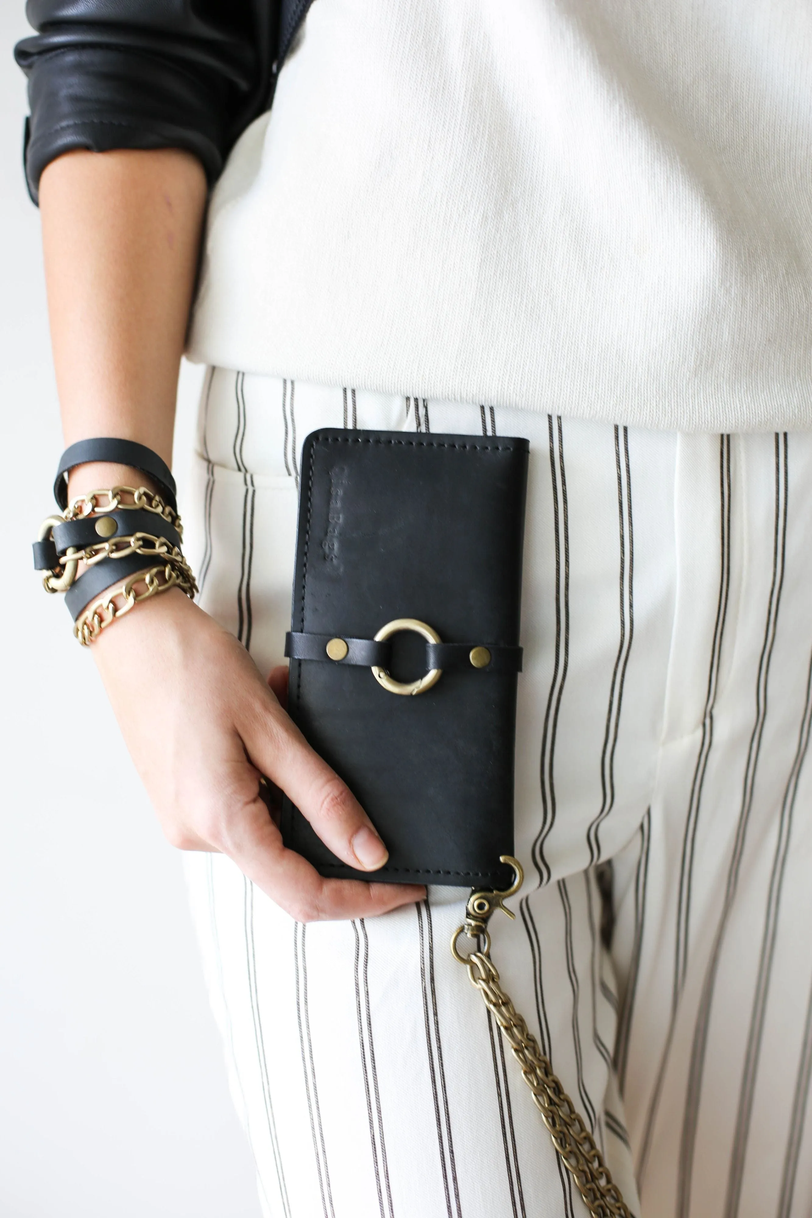 Women's Bifold Black Leather Wallet - N01 - Ring Closure
