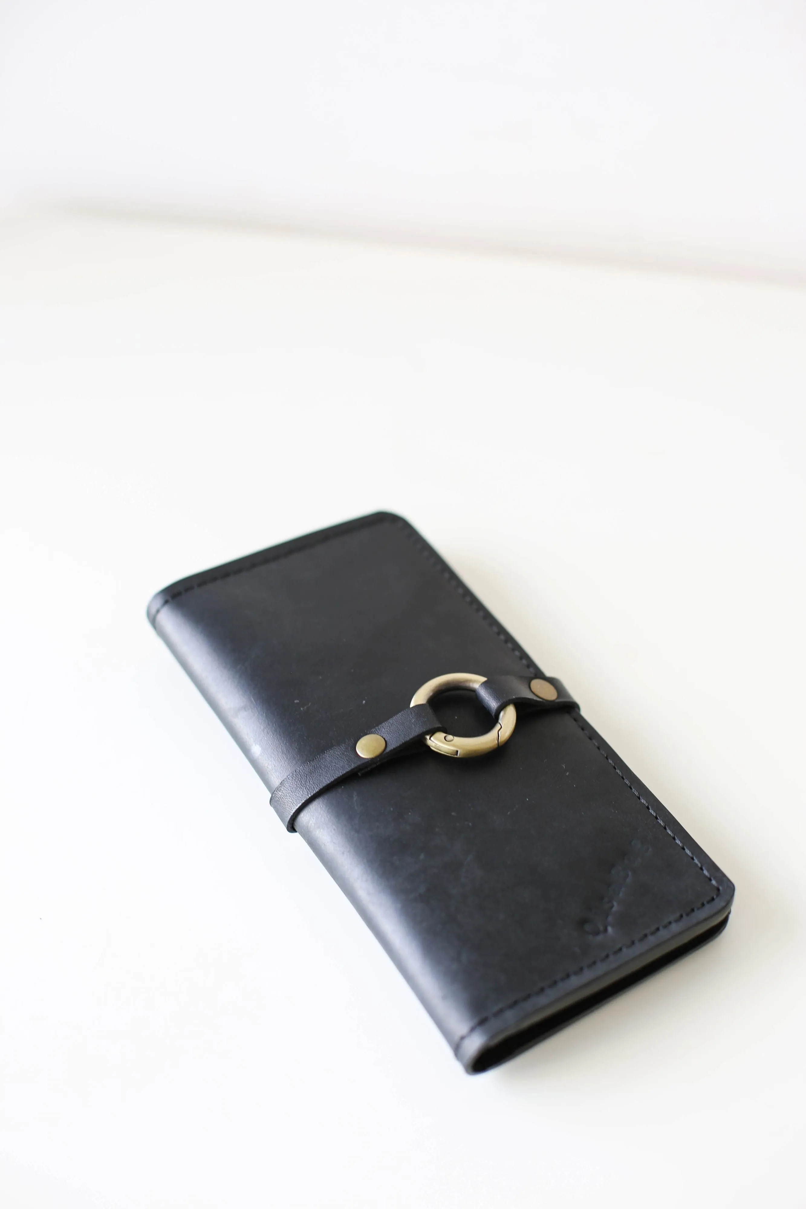 Women's Bifold Black Leather Wallet - N01 - Ring Closure